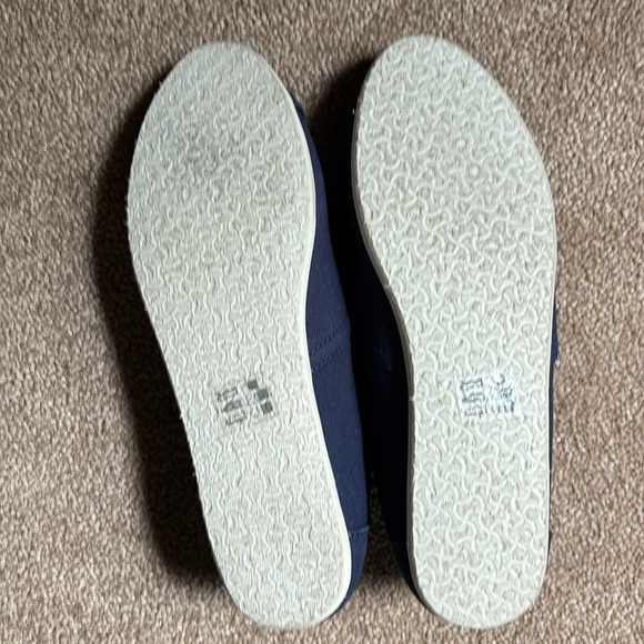 Tom..Classic Navy Canvas Slip On Shoes Size 8 - Picture 2 of 4